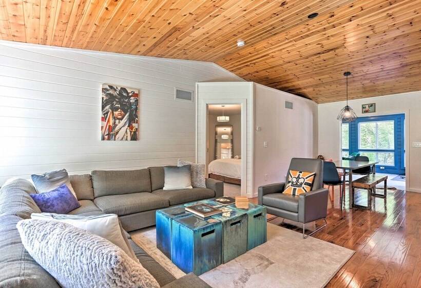 Updated Family Home ~ 1 Mile To Delaware River!