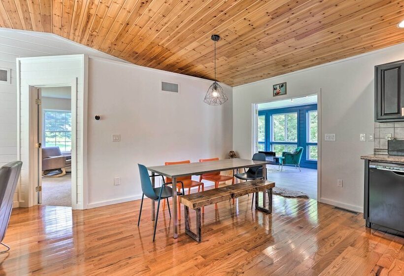 Updated Family Home ~ 1 Mile To Delaware River!