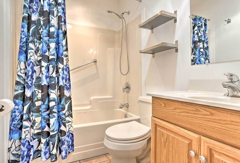 Updated Family Home ~ 1 Mile To Delaware River!