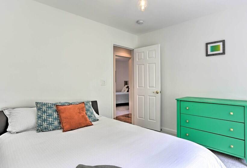 Updated Family Home ~ 1 Mile To Delaware River!