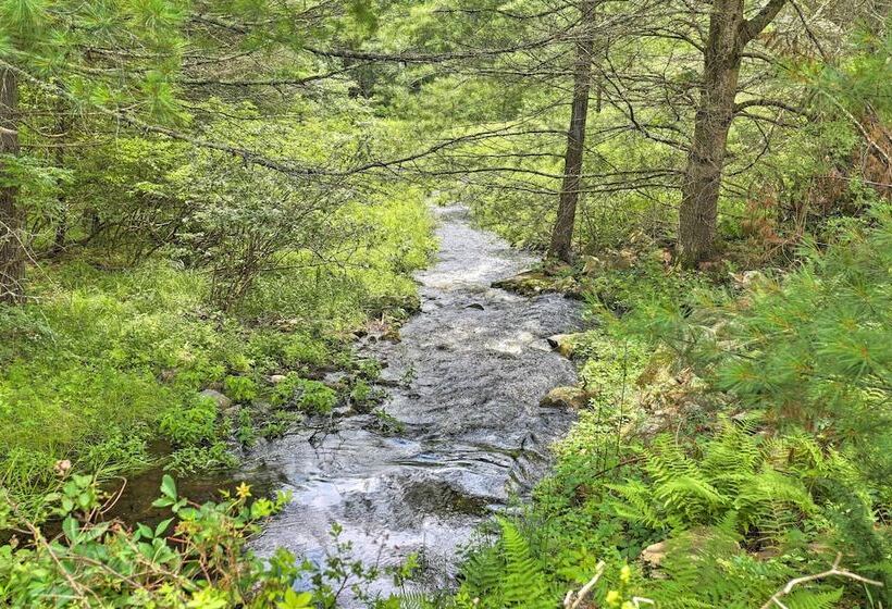 Updated Family Home ~ 1 Mile To Delaware River!