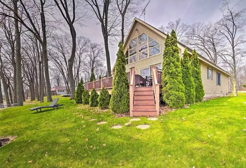 Waterfront Lake Huron Home   Private Beach!