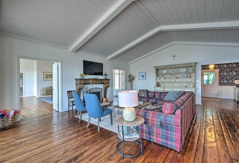 Waterfront Leonardtown Retreat W/ Dock Access!