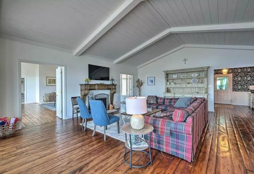 Waterfront Leonardtown Retreat W/ Dock Access!