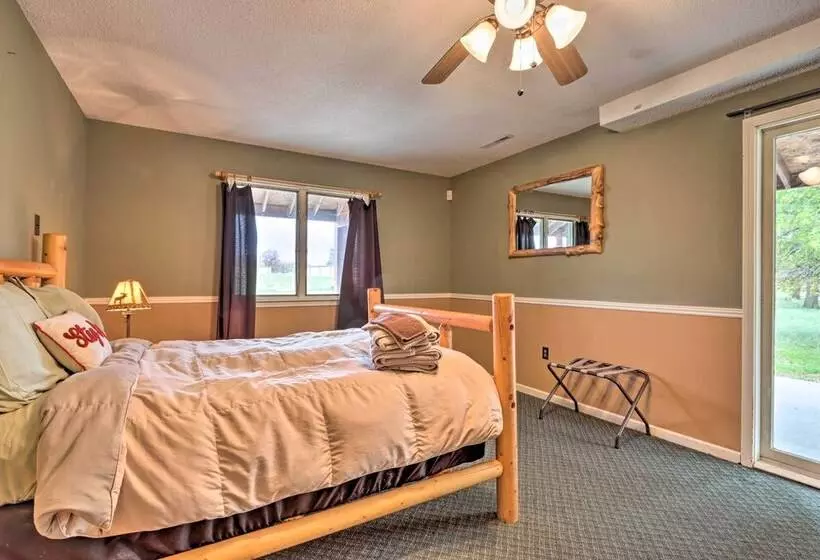 Wildlife Lodge  Columbia Retreat Off I 70!