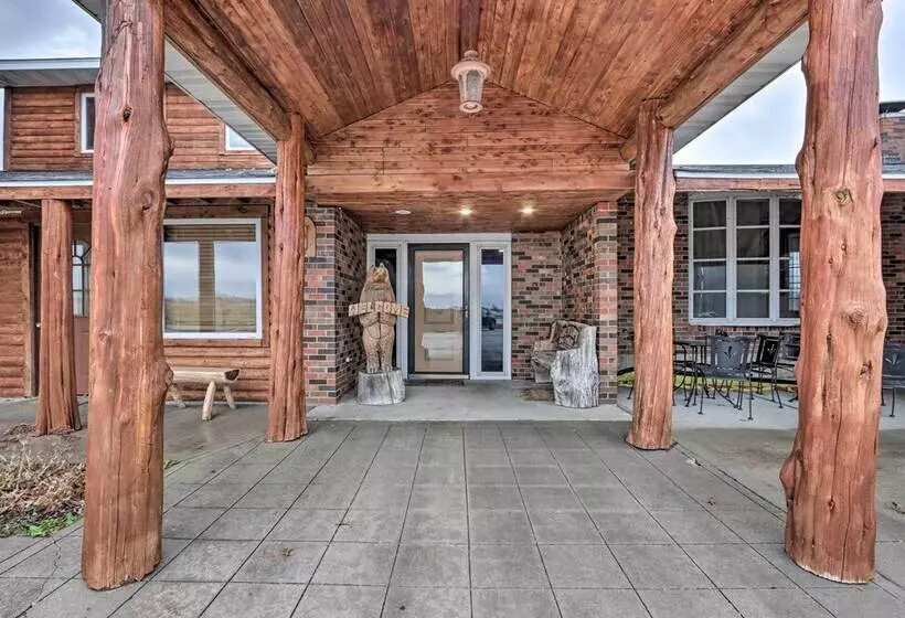 Wildlife Lodge  Columbia Retreat Off I 70!