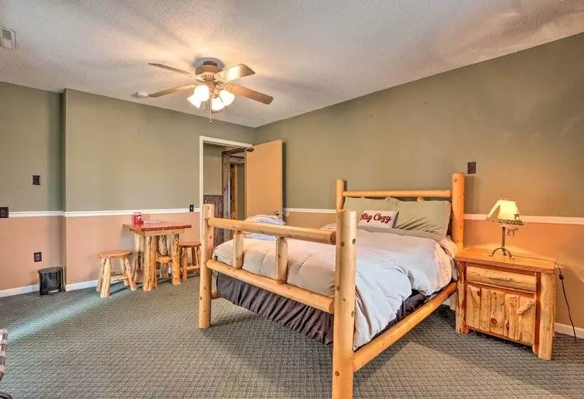 Wildlife Lodge  Columbia Retreat Off I 70!