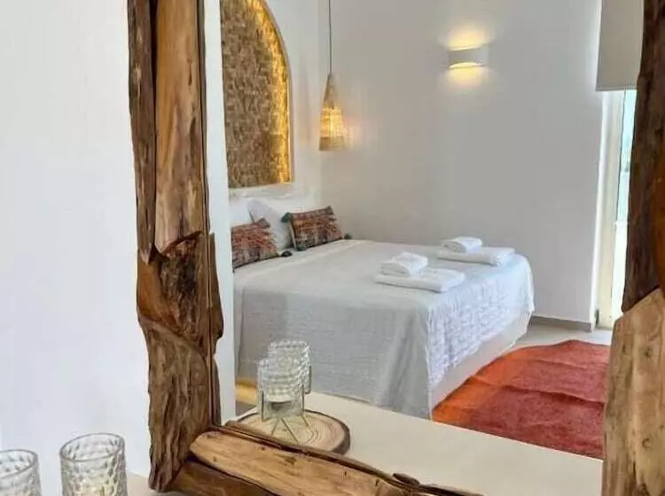 Aamiaismajoitus (B&B) Thealos Santorini Close To Square