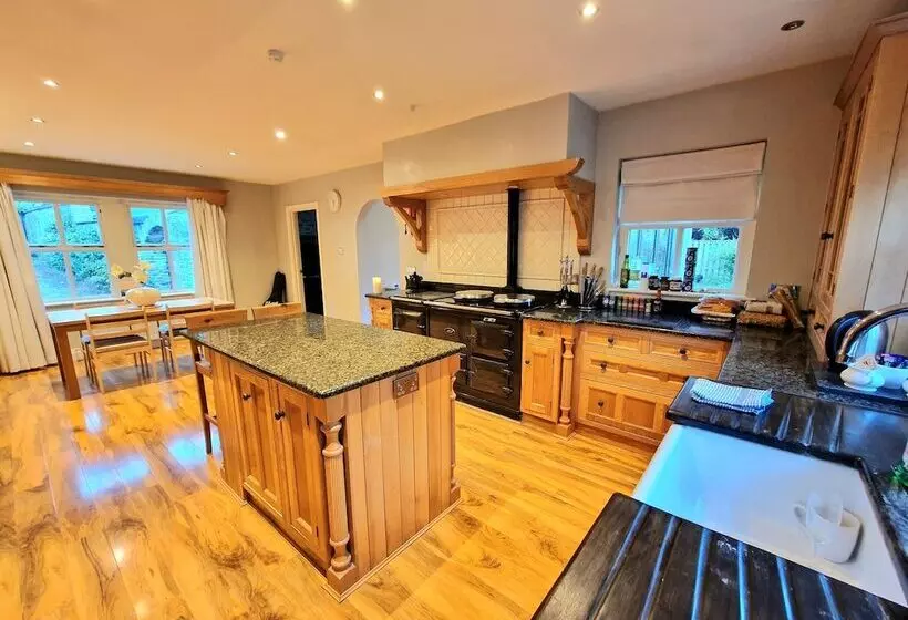 Colleton Cottage At Lovelady Shield