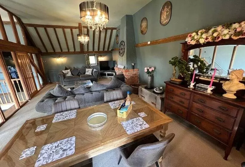 Couples Retreat Boutique Style Barn Conversion