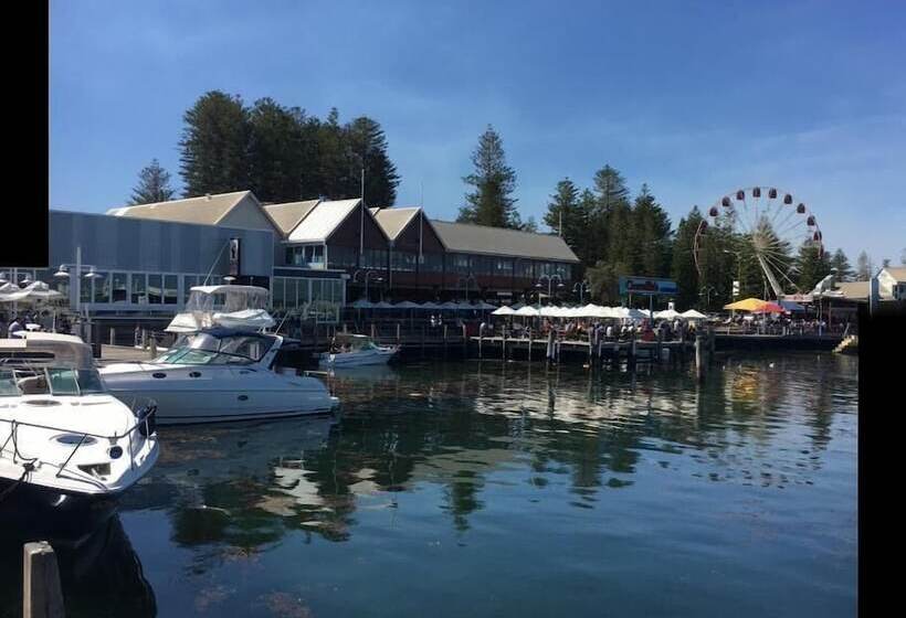 Fremantle Harbourside Luxury Apartments