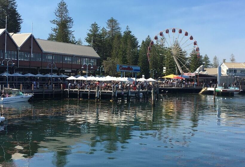 Fremantle Harbourside Luxury Apartments