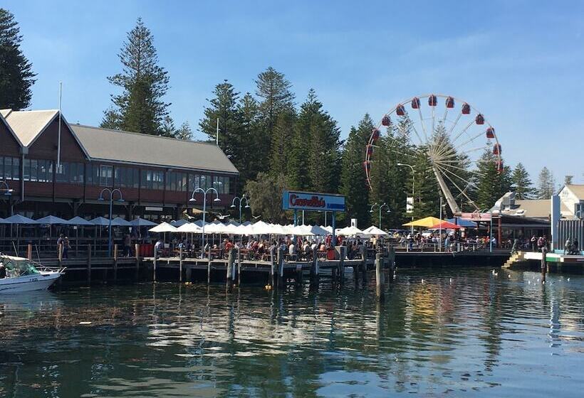 Fremantle Harbourside Luxury Apartments