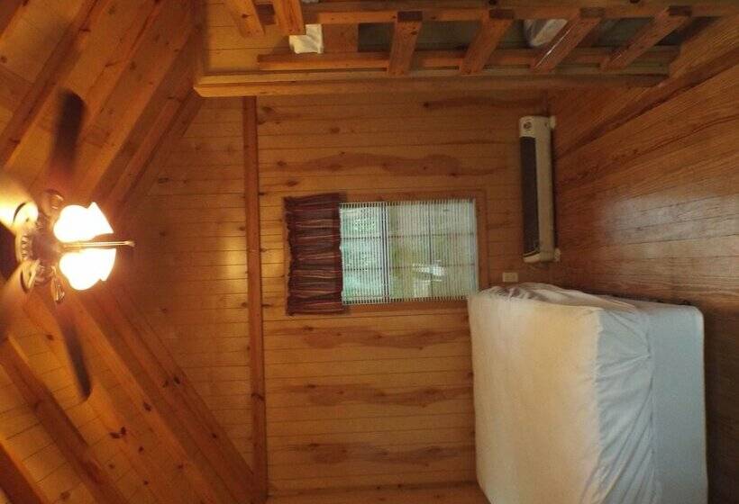 Отель Hemlock Campground And Cottages