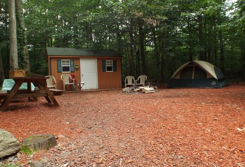 Отель Hemlock Campground And Cottages