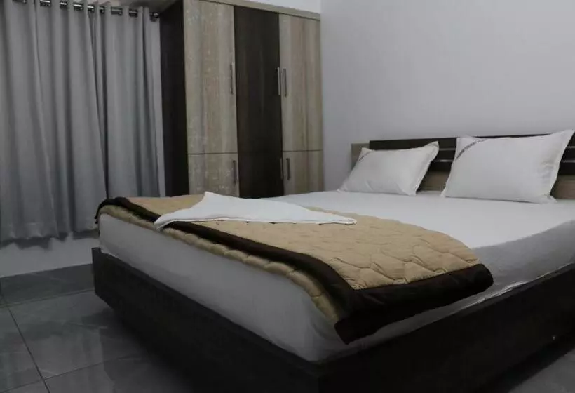 Hotelli Lakshmi Tourist Home