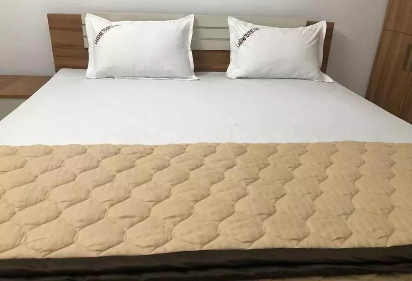 Hotelli Lakshmi Tourist Home