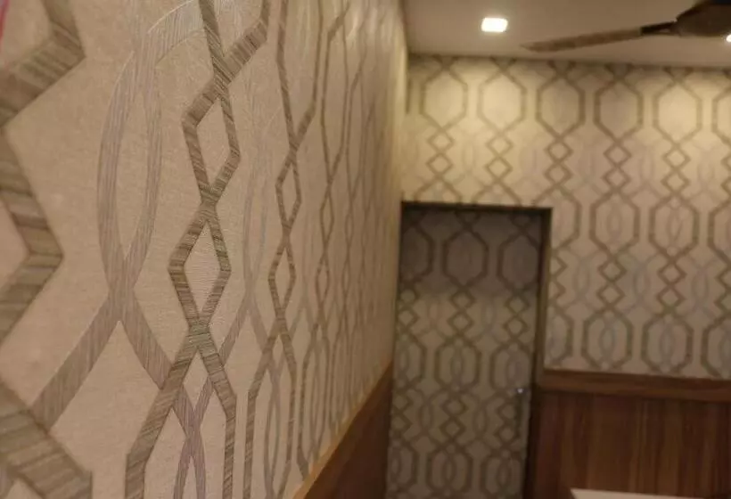 Hotelli Lakshmi Tourist Home