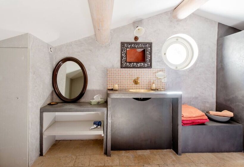 فندق Mas De Lure