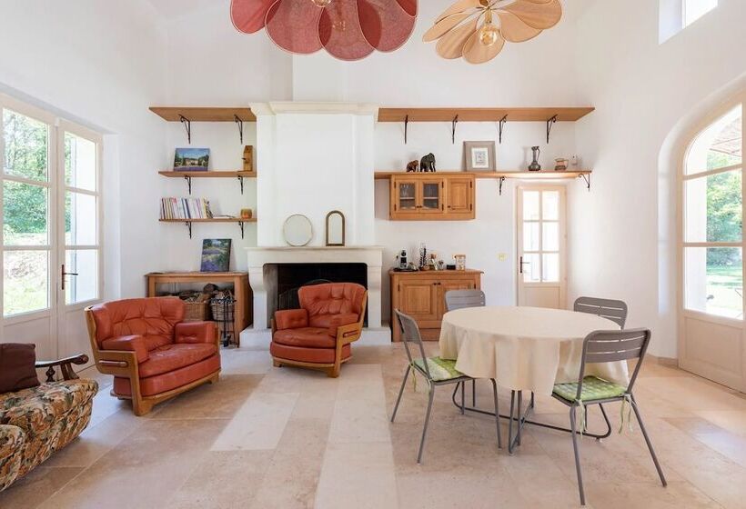 فندق Mas De Lure