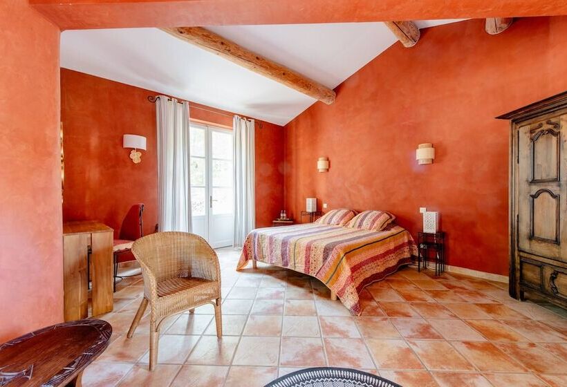 فندق Mas De Lure