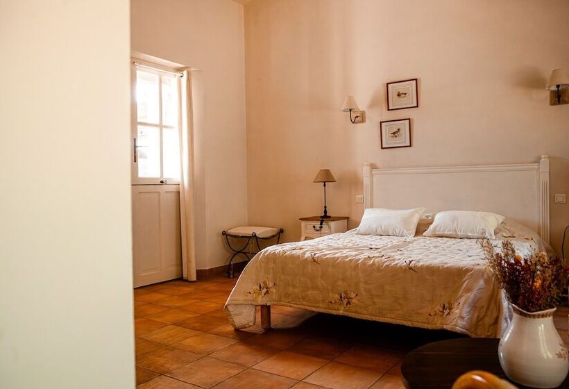 فندق Mas De Lure