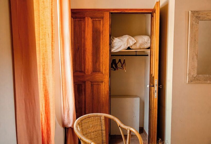 فندق Mas De Lure