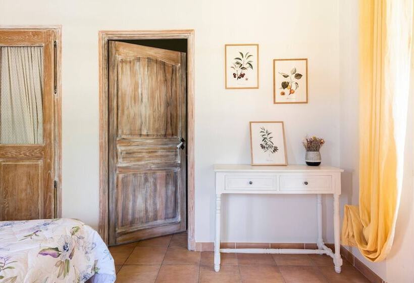 فندق Mas De Lure