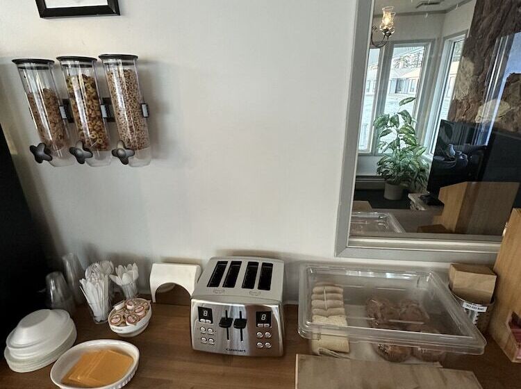 Motelli Howard Johnson By Wyndham Edson