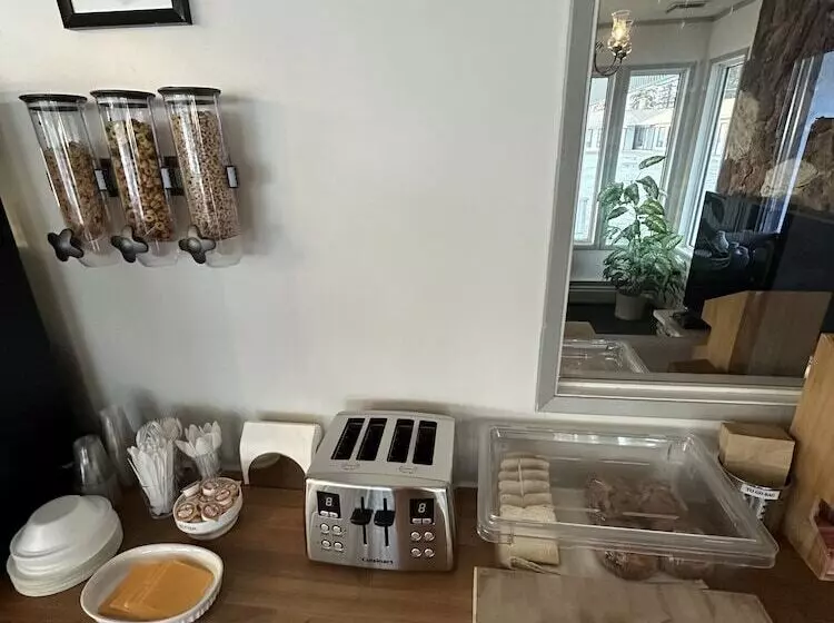 Motelli Howard Johnson By Wyndham Edson