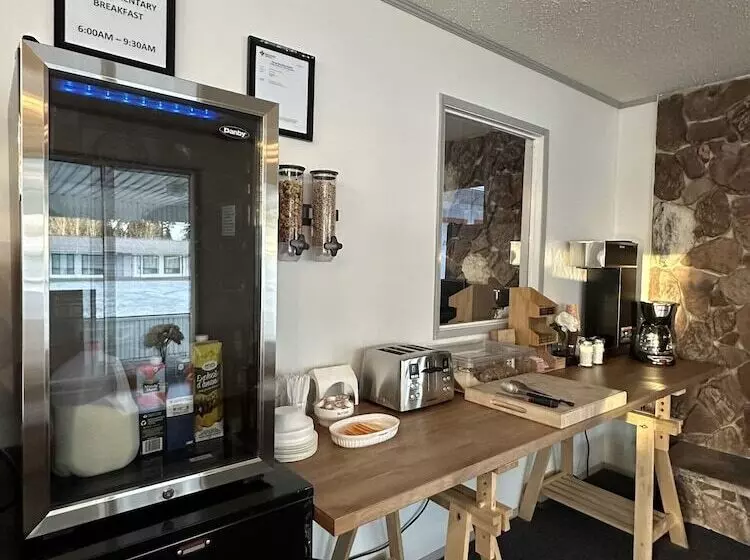 Motelli Howard Johnson By Wyndham Edson