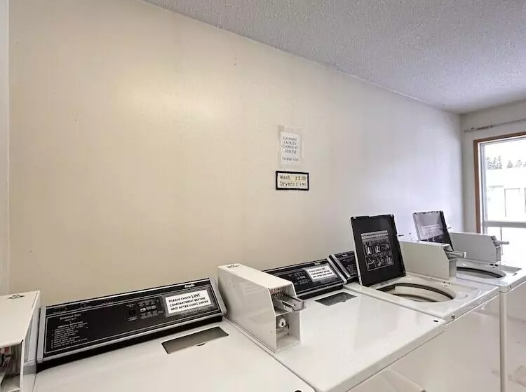 Motelli Howard Johnson By Wyndham Edson