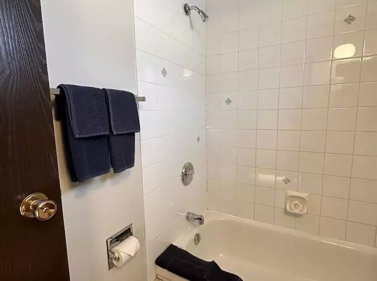 Motelli Howard Johnson By Wyndham Edson