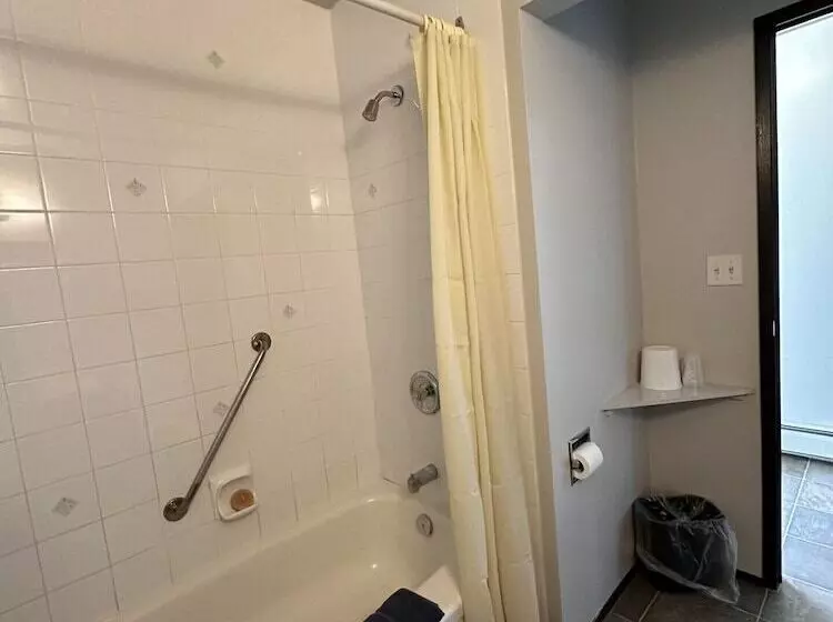 Motelli Howard Johnson By Wyndham Edson