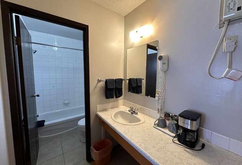 Motelli Howard Johnson By Wyndham Edson