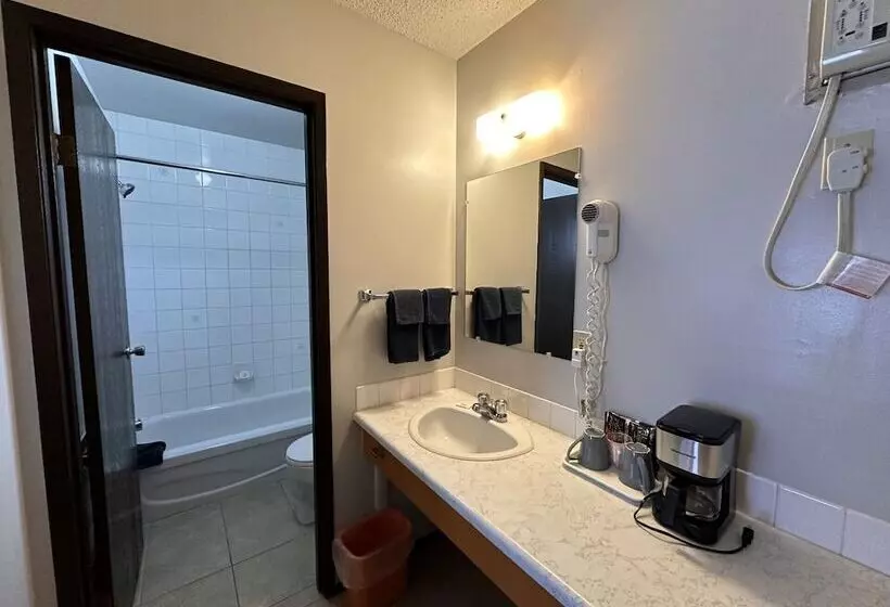 Motelli Howard Johnson By Wyndham Edson