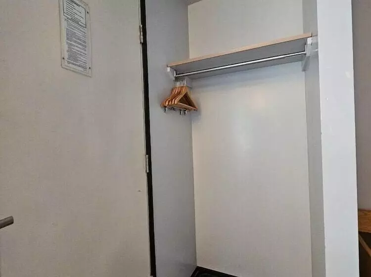 Motelli Howard Johnson By Wyndham Edson