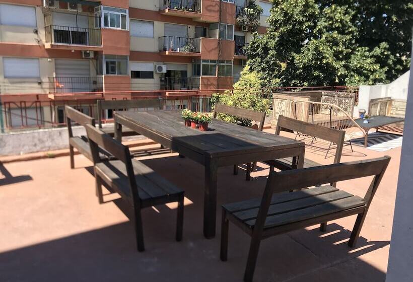 پانسیون Cabrera Art House