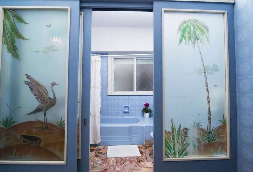 پانسیون Cabrera Art House