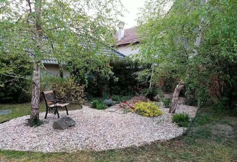 ペンション Kőszeghegyalja Vendégház