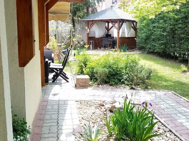 ペンション Kőszeghegyalja Vendégház