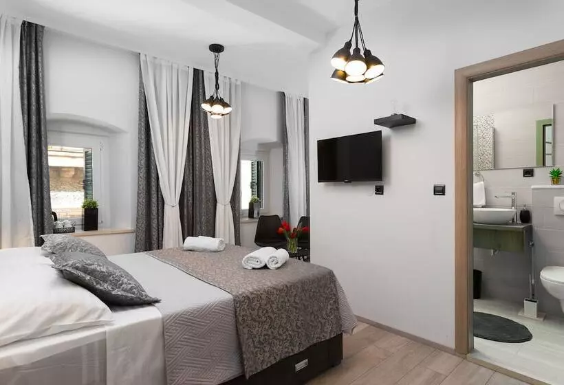 پانسیون Sirius Luxury Rooms