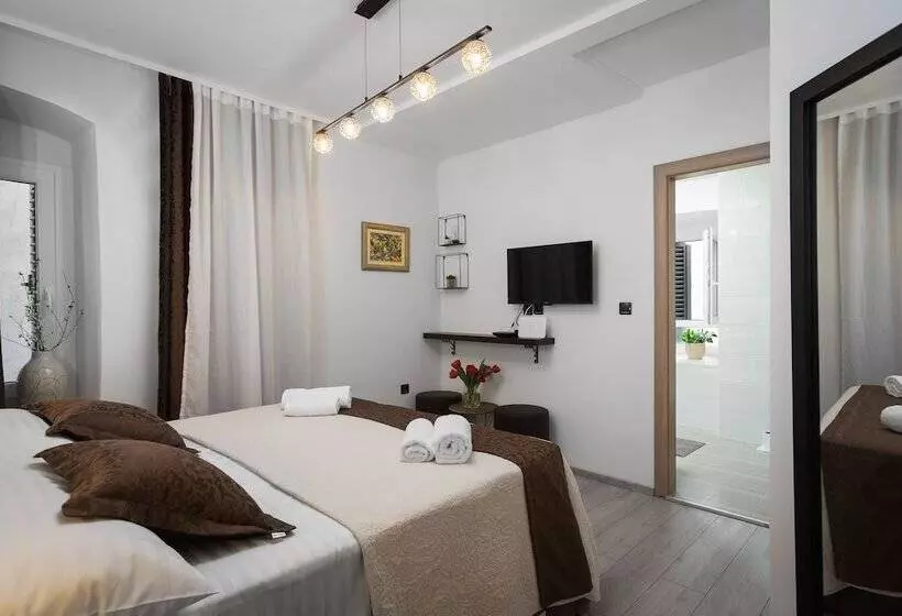 پانسیون Sirius Luxury Rooms