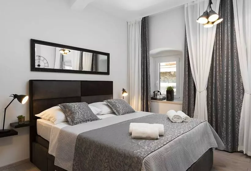 پانسیون Sirius Luxury Rooms