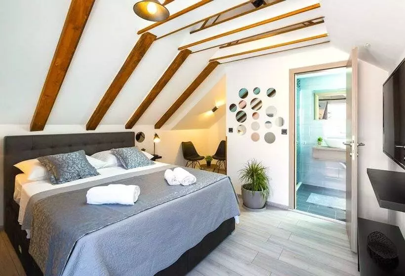 پانسیون Sirius Luxury Rooms
