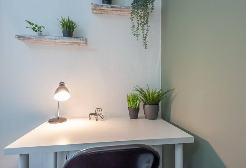 Residência Leeds 4 Bed House   Sleeps 9, Free Parking & Wifi