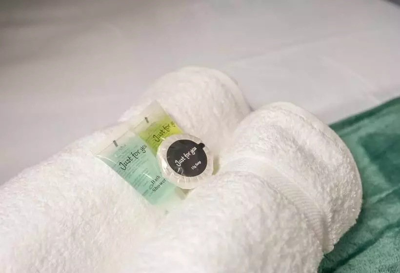 Residenssi Leeds 4 Bed House   Sleeps 9, Free Parking & Wifi