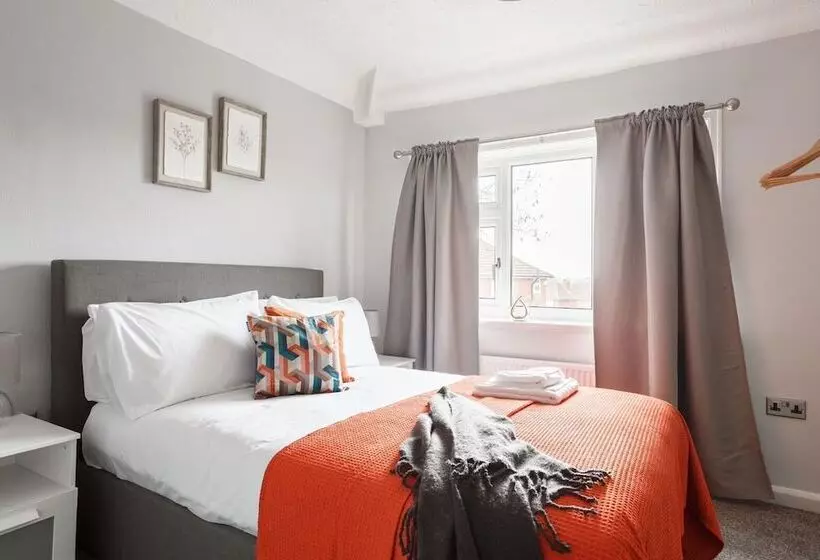 レジデンス Two Bed House Sleeps 5 With Large Garden & Parking