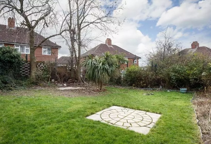 レジデンス Two Bed House Sleeps 5 With Large Garden & Parking