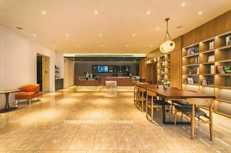 هتل Hanting  Qingdao Zhanqiao Railway Station